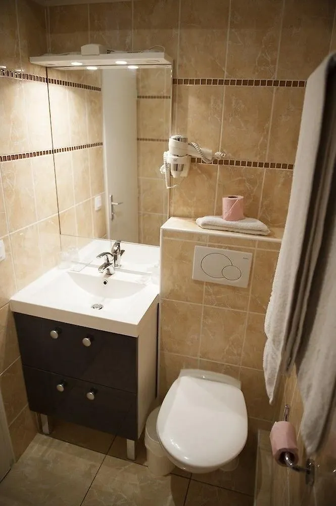 Hotel Vendome Aix-en-Provence 2*,